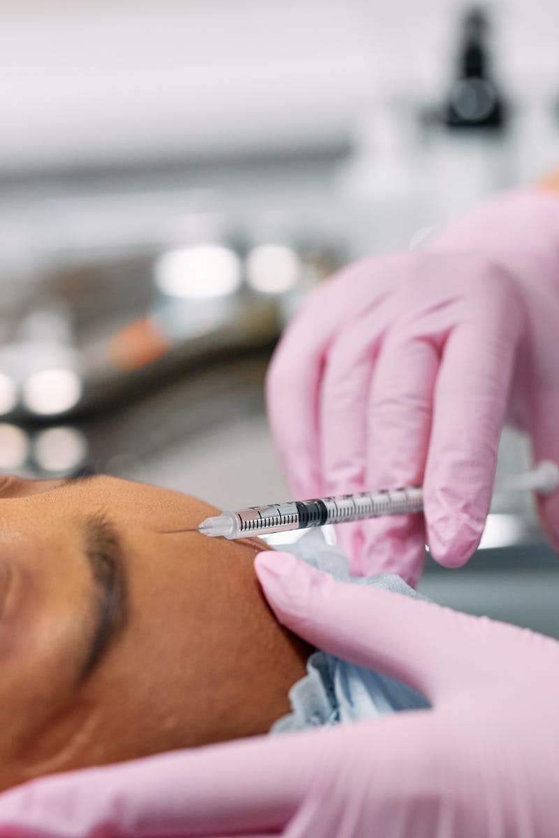 Procedimiento de armonizacion facial con especialista - Photo by Polina Tankilevitch on Pexels